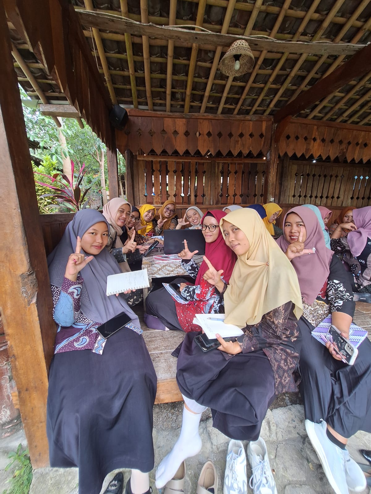Pustakawan UBSI Yogyakarta Bersama Pustakawan Kulon Progo: Sinergi untuk Literasi Berdaya
