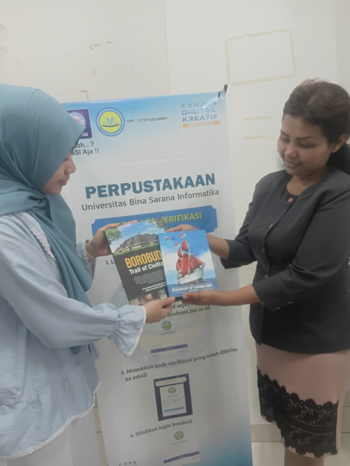 Perpustakaan Universitas Bina Sarana Informatika Kampus Kaliabang Terima Hibah Buku dari Dosen untuk Perkaya Koleksi Perpustakaan