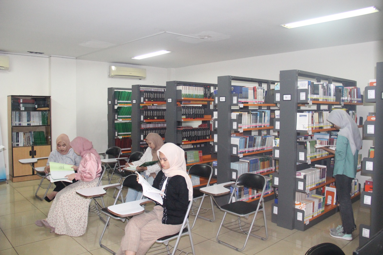 Perpustakaan Kampus Dewi Sartika B